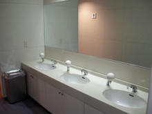 小金井公園 江戸東京たてもの園ビジターセンタートイレ