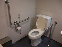 小金井公園 江戸東京たてもの園ビジターセンター多目的トイレ