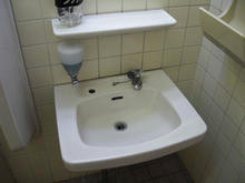 いなげや調布染地店 外トイレ