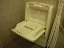 立川タカシマヤ　1階多目的トイレ