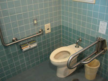 南荻窪図書館 1階多目的トイレ