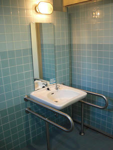 南荻窪図書館 1階多目的トイレ