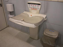 イトーヨーカドー国領店　1階多目的トイレ