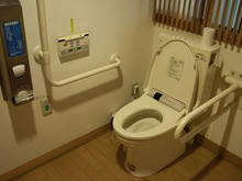 旧岩崎邸庭園 和館多目的トイレ