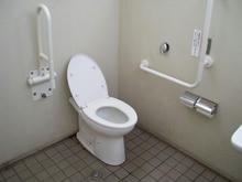 給田四丁目緑地多目的トイレ