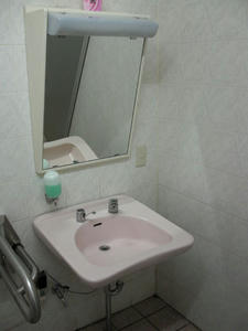 島忠家具ホームセンター中野店 1階多目的トイレ