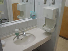 いなげや新座野寺店トイレ