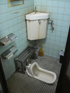 ハモニカ横丁トイレ
