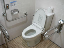 コープ牟礼店多目的トイレ