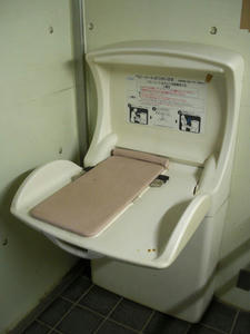 向台市民運動場多目的トイレ