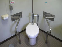 天神じゃぶじゃぶ公園多目的トイレ