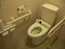 PCデポ三鷹店多目的トイレ
