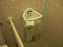 PCデポ三鷹店多目的トイレ