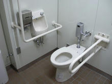 武蔵関公園　ボート小屋横多目的トイレ