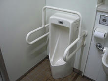 武蔵関公園 ボート小屋横多目的トイレ