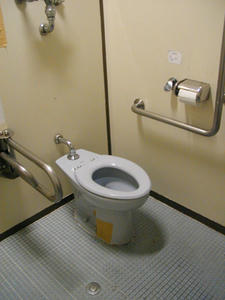 立野公園多目的トイレ