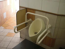 西郷銅像下公衆トイレ