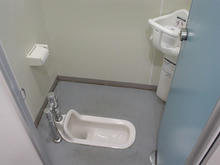 立川公園 新堤防運動広場トイレ