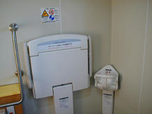 立川公園 新堤防運動広場多目的トイレ