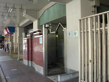 西武新宿駅前公衆トイレ