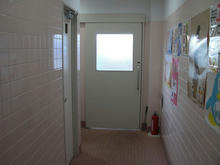 ウエルシア東福生店 外トイレ