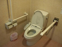 マルフジ福生店多目的トイレ