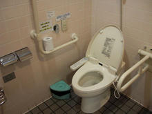 西友青柳店　2階多目的トイレ