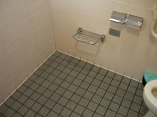 西友青柳店　2階多目的トイレ