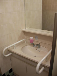 西友国領店トイレ