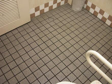 西友国領店多目的トイレ