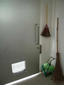 牛ニ公園トイレ