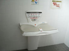 清瀬金山緑地公園多目的トイレ