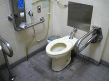 潮風公園 街と海のプロムナード多目的トイレ