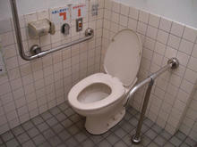 竹丘緑地公園多目的トイレ