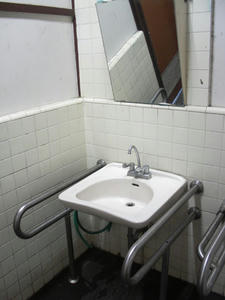 浴恩館公園多目的トイレ