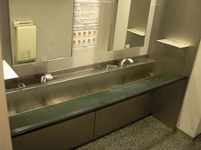 日本科学未来館 1階トイレ