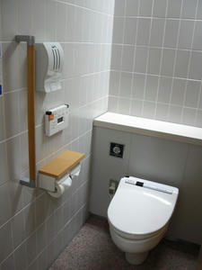 国立ハンセン病資料館　1階トイレ