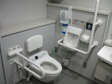国立ハンセン病資料館　1階多目的トイレ