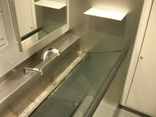 日本科学未来館 3階展示ルーム内トイレ