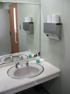 ツタヤJR東所沢駅前店 1階トイレ