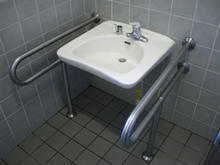 関前公園多目的トイレ