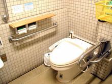 本多公民館 1階多目的トイレ