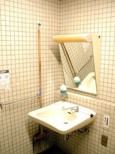 本多公民館 1階多目的トイレ