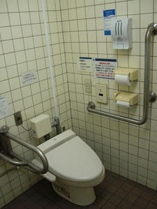 ケーヨーD2所沢中富店多目的トイレ