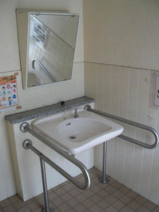 中清戸けやき公園多目的トイレ