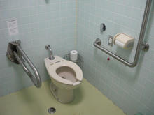 くにたち北市民プラザ多目的トイレ