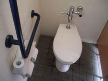 東福生駅西口公衆トイレ