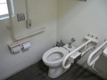 東福生駅西口公衆多目的トイレ