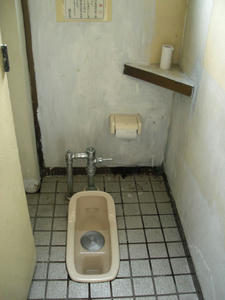 東福生駅東口公園トイレ