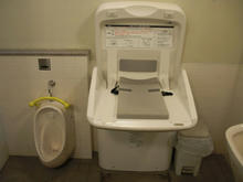 小金井公園 ユーカリ広場多目的トイレ